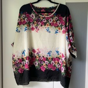 Floral oversized flowy top